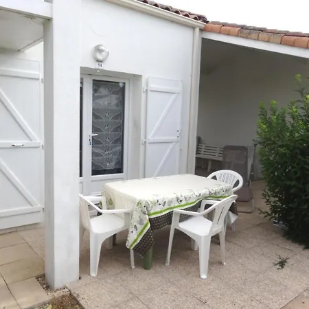 Maison Vendéenne Avec Piscine Privée, Proche Plages Et Commerces - Fr-1-476-27