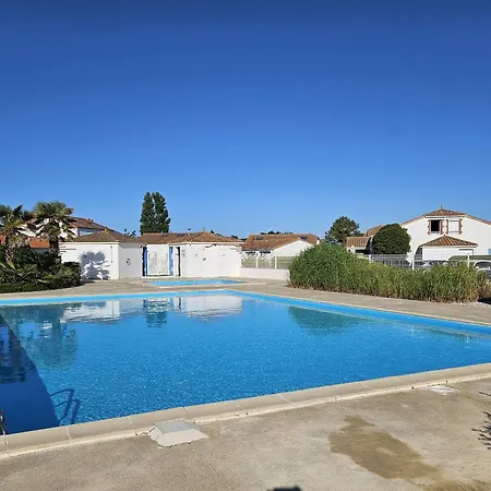 Casa vacanze Maison Vendéenne Avec Piscine Privée, Proche Plages Et Commerces - Fr-1-476-27 *
