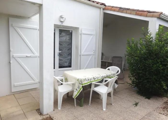 Maison Vendéenne Avec Piscine Privée, Proche Plages Et Commerces - Fr-1-476-27