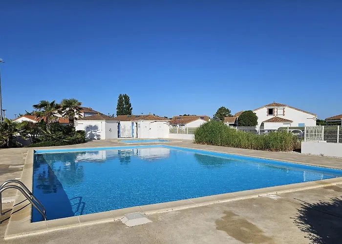Casa vacanze Maison Vendéenne Avec Piscine Privée, Proche Plages Et Commerces - Fr-1-476-27 *